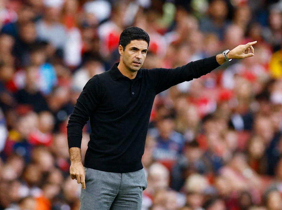 Mikel Arteta appeared to make a tactical tweak for the match