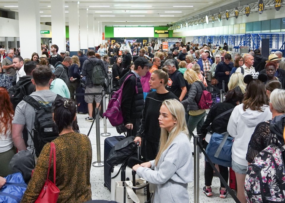 Passengers facing massive queues at Manchester Airport this morning