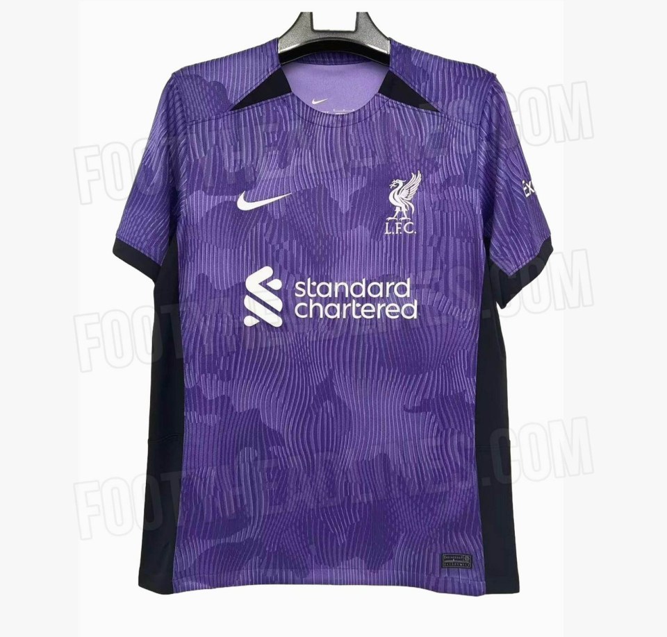 This leaked third kit in purple has a strange pattern and would be better as a goalkeeper kit