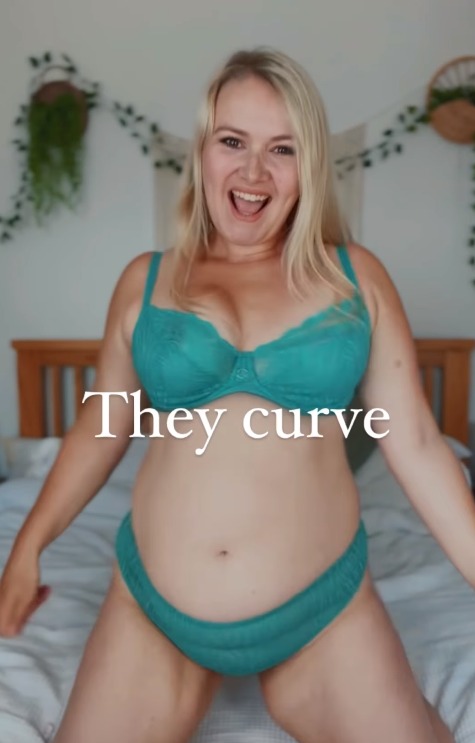 Fans have praised her for the short clip where she shakes her curves