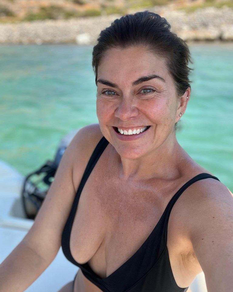 Amanda Lamb dazzled fans in her bikini