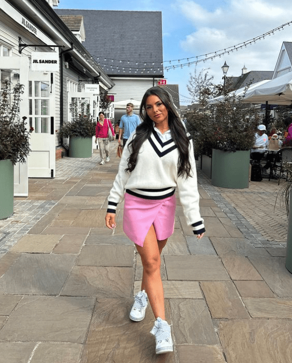 She enjoyed a shopping spree with Danica Taylor in Oxfordshire