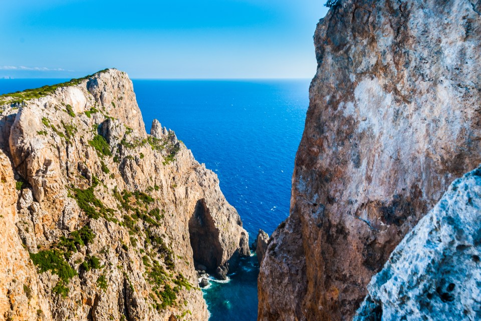 You could be paid thousands just to live on this idyllic Greek island