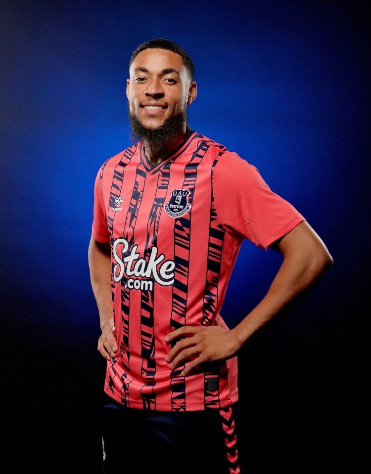 And it’s completely undone by this absolute monstrosity of an away kit, deary me