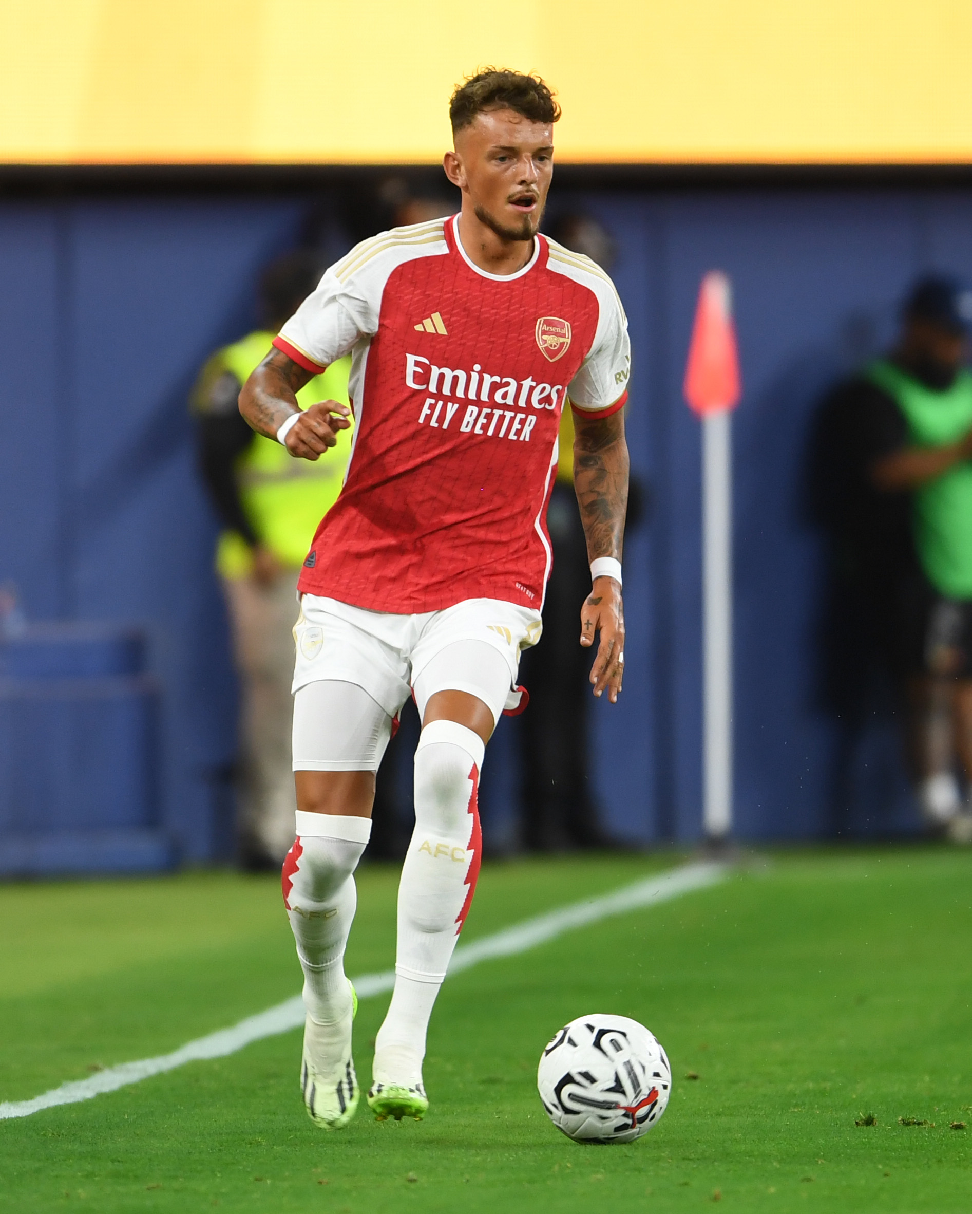 Adidas produce another winning home kit for Arsenal with the gold detailing a lovely addition