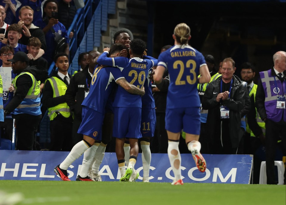 Chelsea saw off Wimbledon 2-1