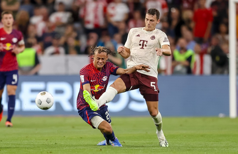 Benjamin Pavard is reportedly desperate to join Manchester United