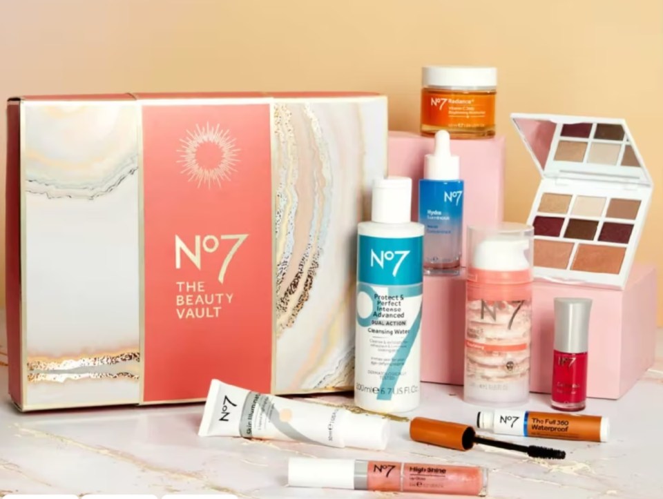 Save £93.05 on this No7 The Beauty Vault gift set from boots.com