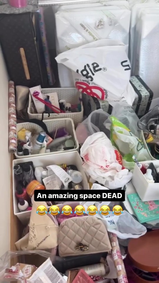 Helen asked fans 'not to judge' her messy space