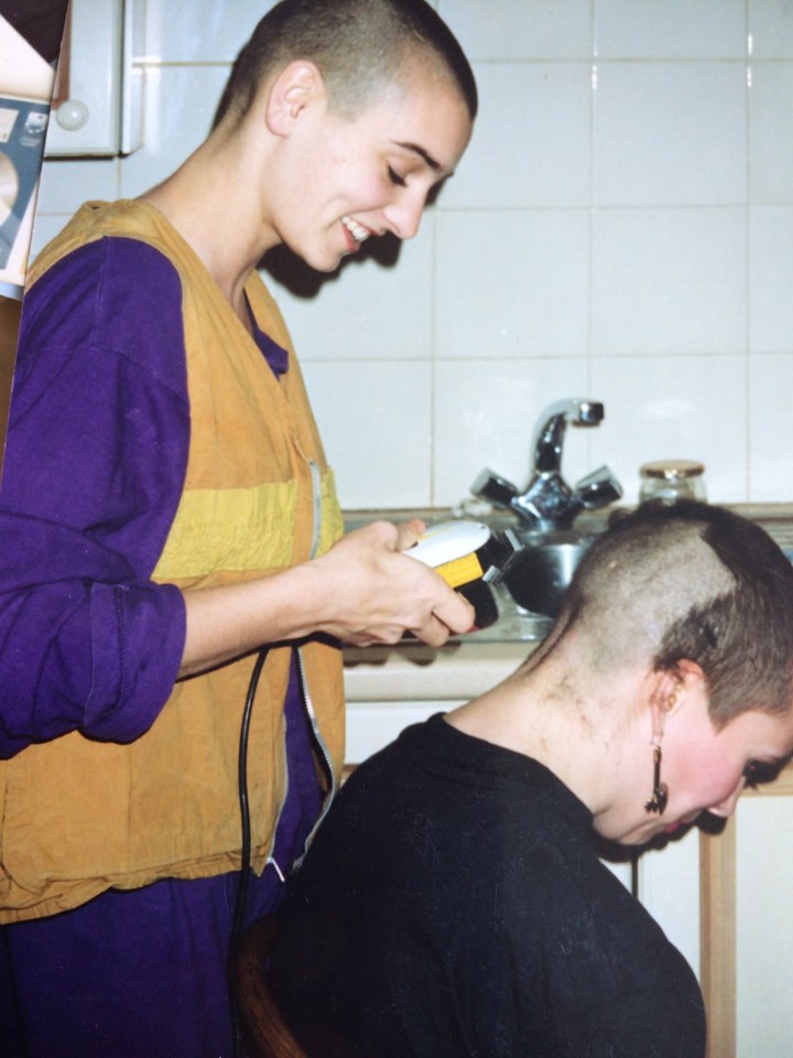 After Louise’s chemo, her hair started to grow back but it was still very short. Sinead, who rocked her signature buzz cut, shaved Louise’s head and they looked like sisters