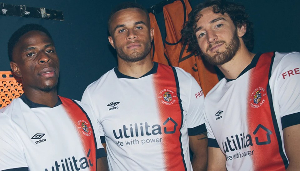 Unfortunately Umbro have just reversed the orange and white for the away – poor effort