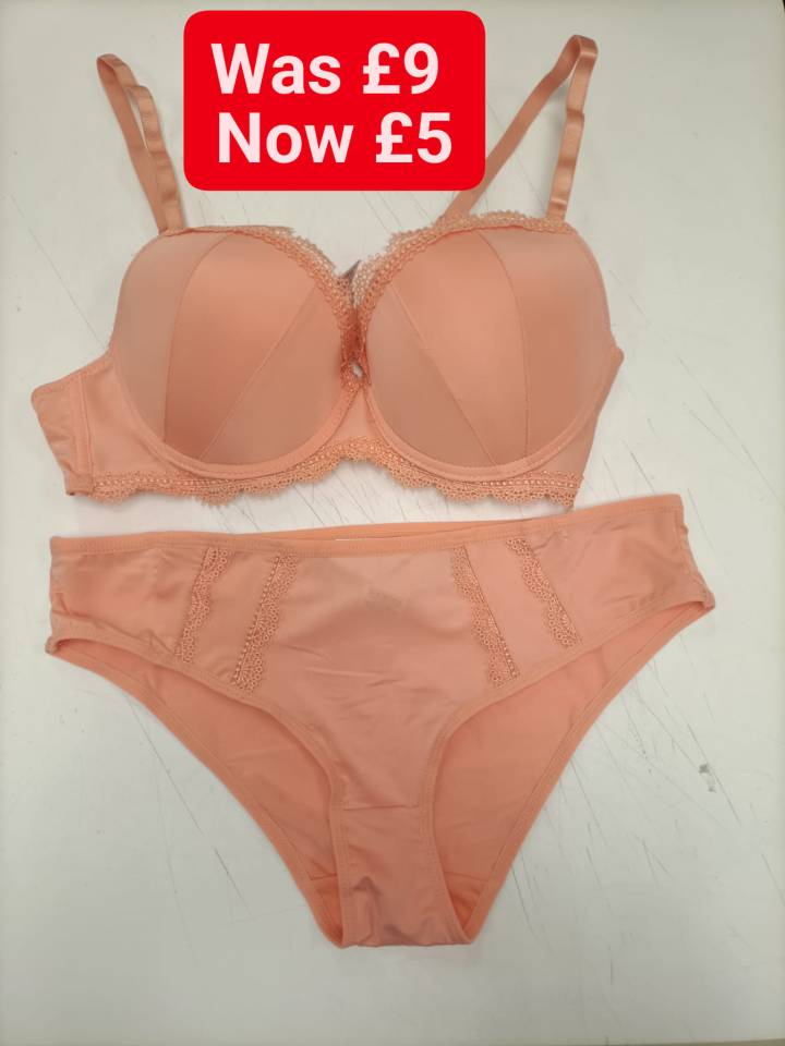 According to Poundland, you can now nab sexy underwear for just a fiver