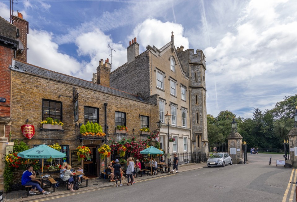 The pub is next to the entrance of the Long Walk