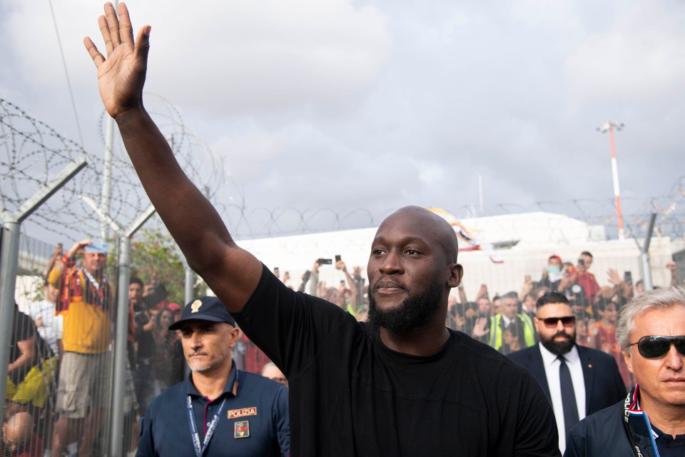 Romelu Lukaku has landed in Rome ahead of his loan move to Roma