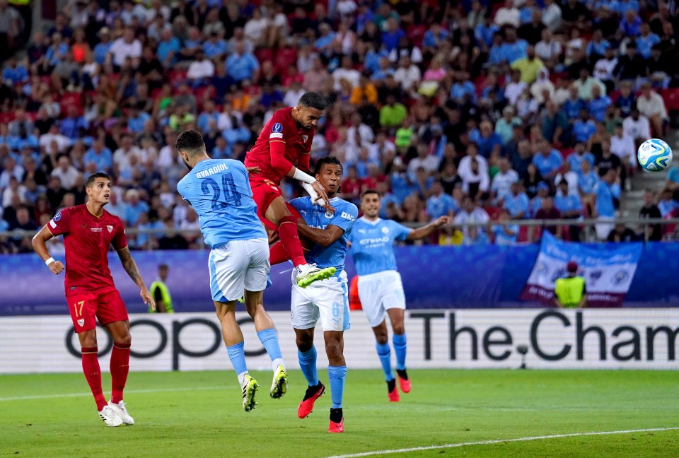 Youssef En-Nesyri opened the scoring for Sevilla