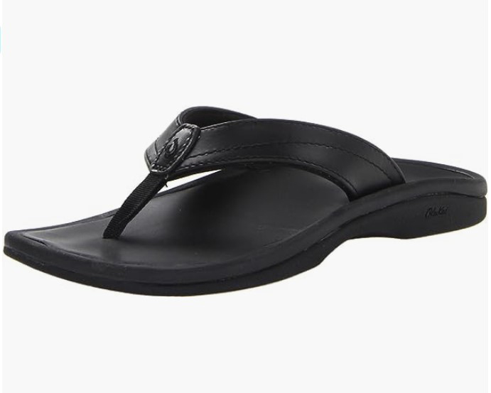 The shoes she's raving about are the OluKai Ohana Quick-Dry Flip Flops