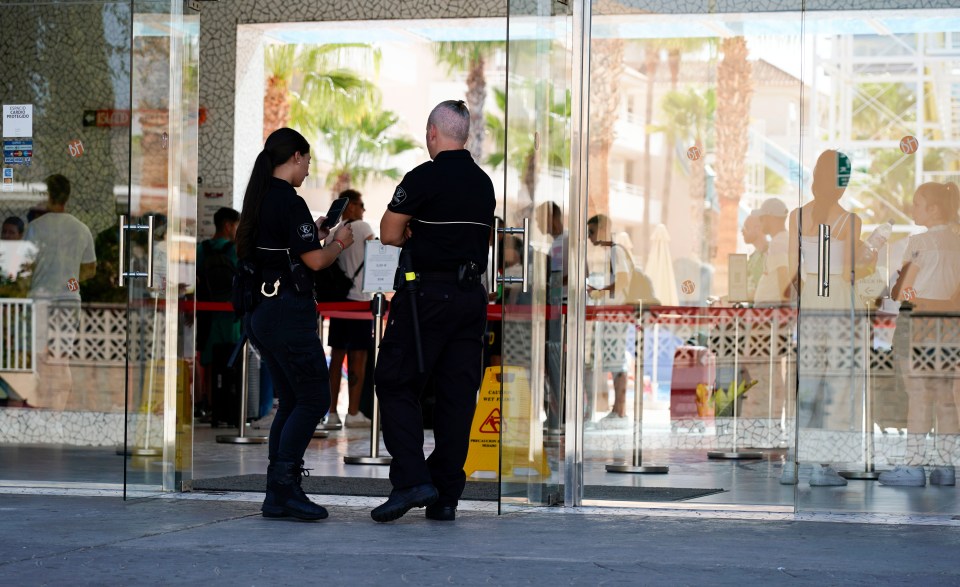 The Sun spoke to the security guard who found the teen sobbing on the lobby floor of the hotel