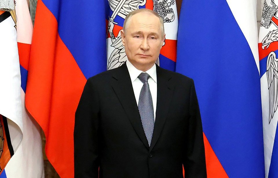 Putin now appears to have a more bloated and rounder face