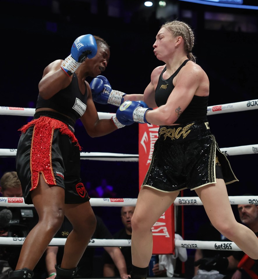 Lauren Price beat Lolita Muzeya on points