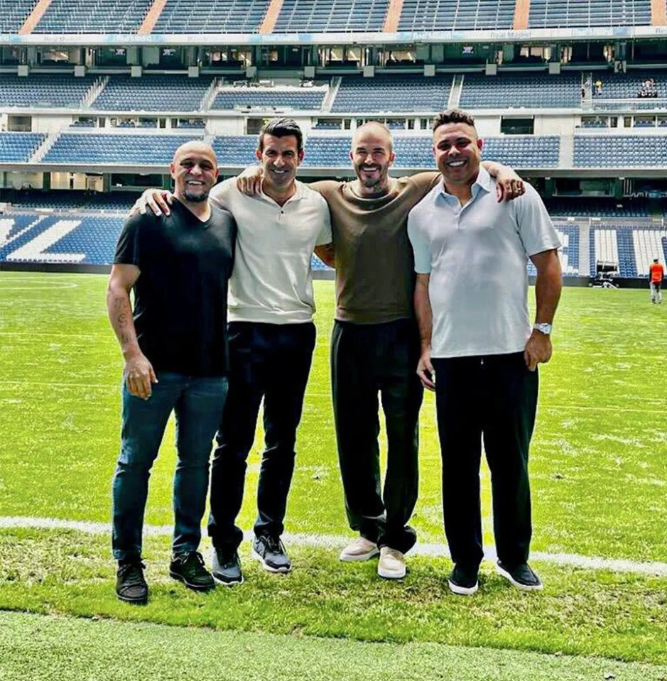 (L-R) Real Madrid legends Roberto Carlos, Luis Figo, David Beckham and Ronaldo back at the Bernabeu