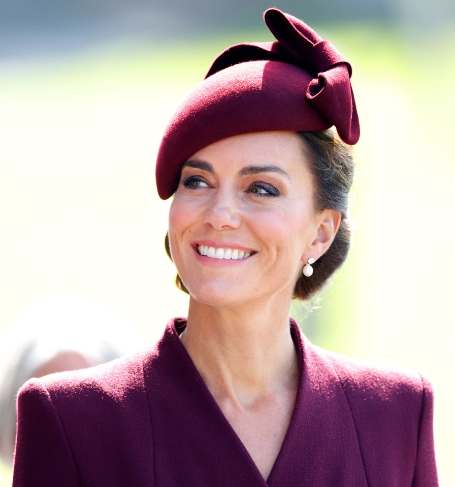 Kate is a fan of a soft smokey eye look and a natural lip