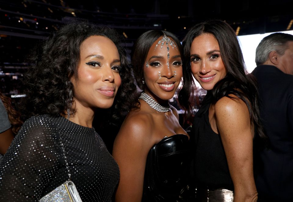 Meghan partying with Kerry Washington and Kelly Rowland