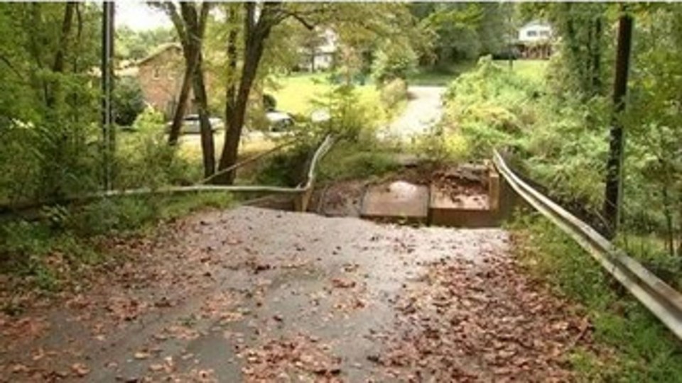 There were reportedly no warning signs for motorists travelling on the road, or barriers around the dilapidated bridge