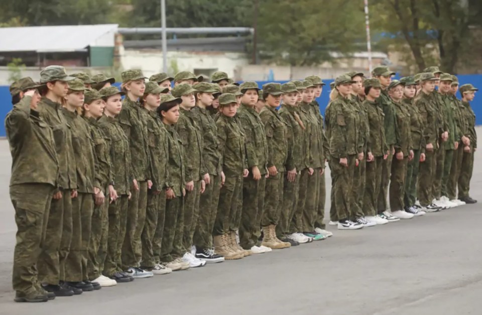 Meanwhile in Primorsky, 75 schoolgirls were trained in military 'basics'