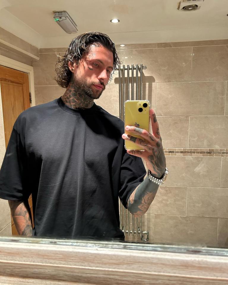 The star often shares mirror selfies to his social media