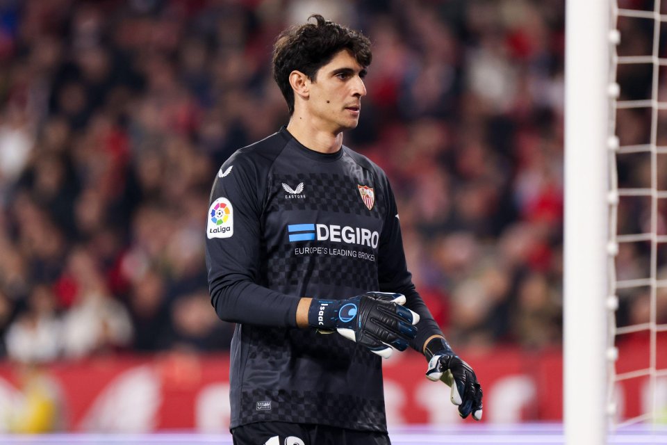 Yassine Bounou swapped Sevilla for Saudi Arabia in a move that left De Gea short of options