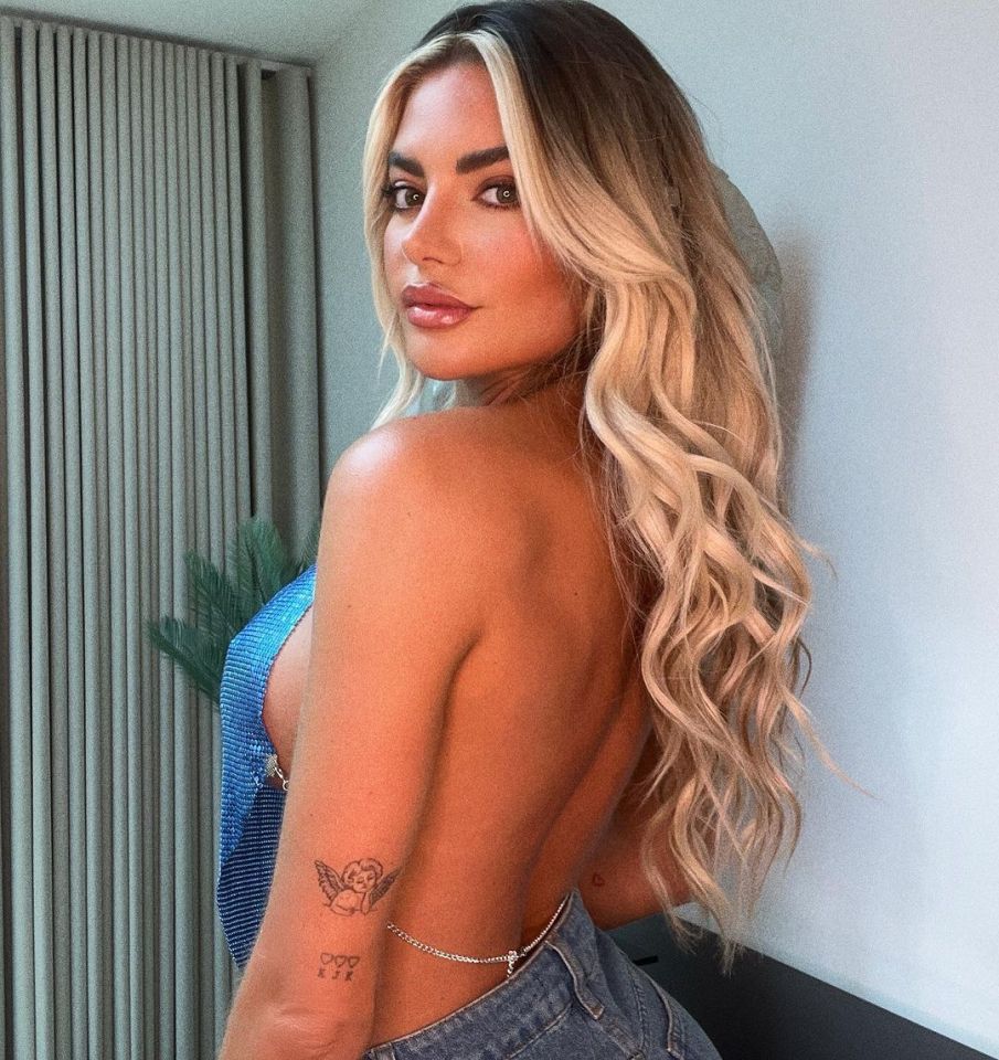 Megan Barton Hanson flashed her sideboob in a backless top