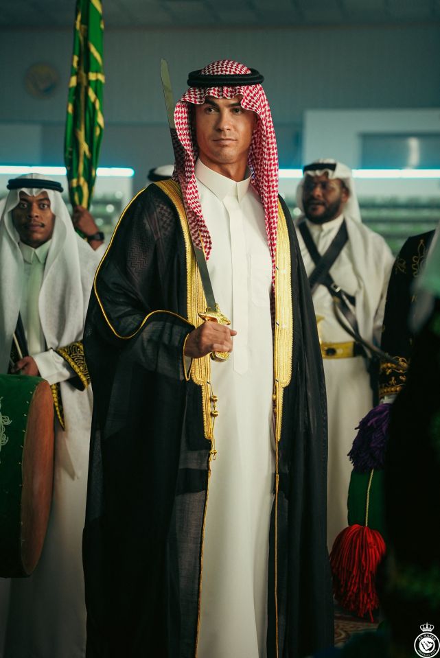 Cristiano Ronaldo donned customary Arabic robes while brandishing an elegant sword