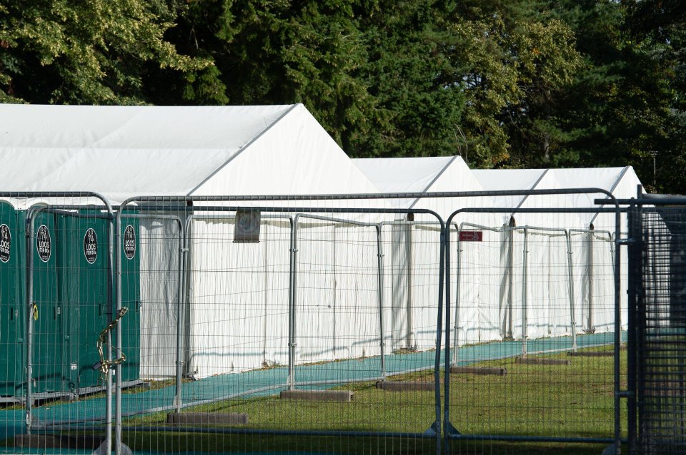 Parents say their kids are sweltering in lessons under emergency tents