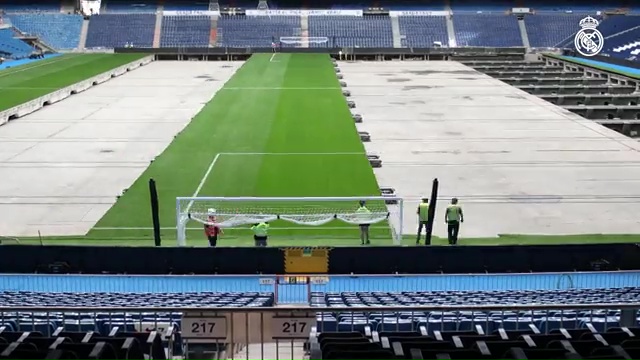 The new pitch is retractable