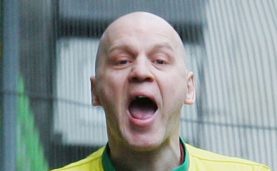 Michael Stone yells as he departs from the Court of Appeal in January 2005