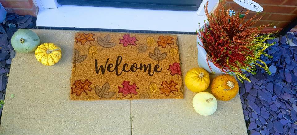 Not only did she nab a wreath for £3.75, but she swiped her doormat for just £1.50