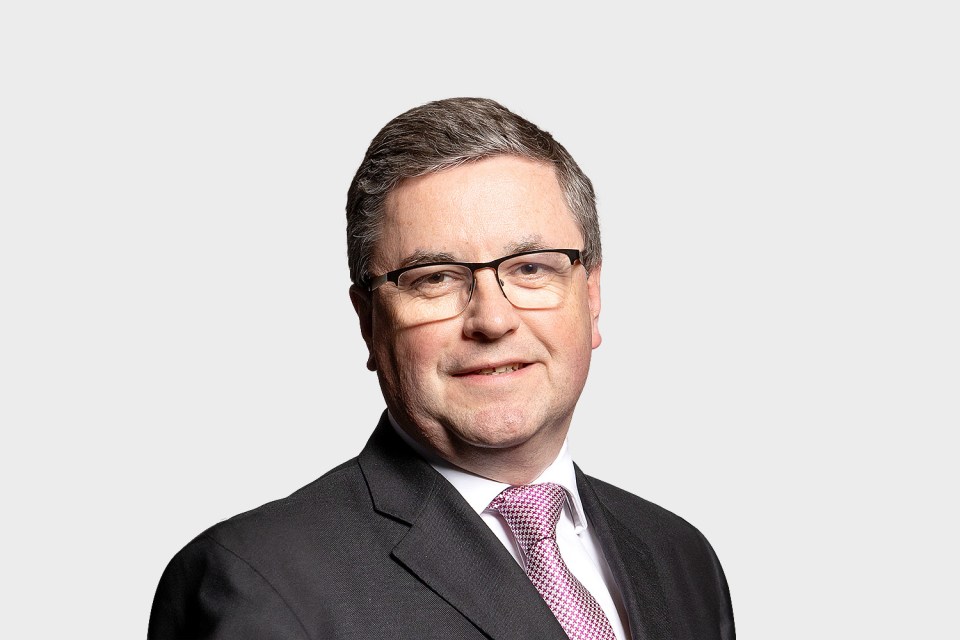 Former Justice Secretary Robert Buckland blasted the plan to 'use the tactics of the Spanish Armada or Just Stop Oil to make their point'