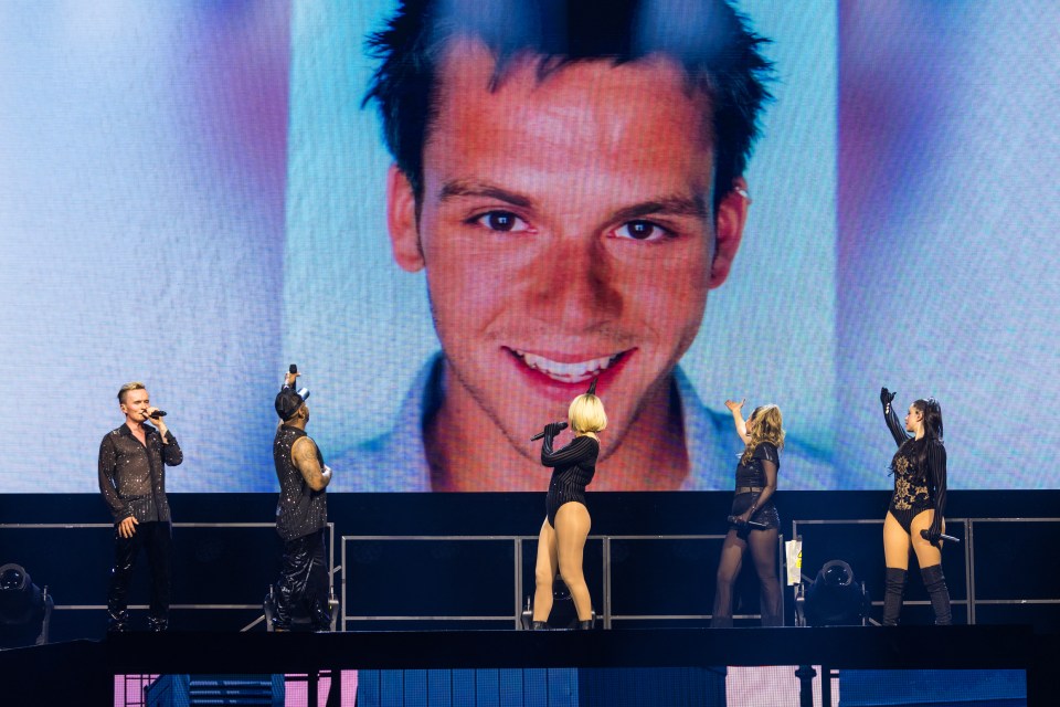 S Club 7 paid an emotional tribute to late Paul Cattermole