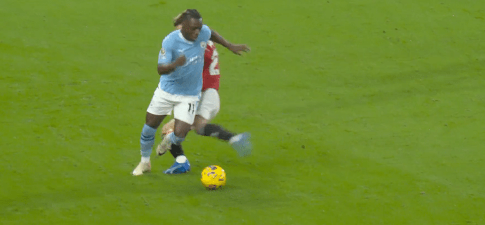 Antony tried to deliberately foul Jeremy Doku in the closing stages of the Manchester derby