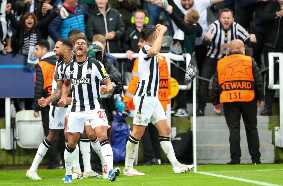 Newcastle ran out 4-1 winners over French champions Paris Saint-Germain