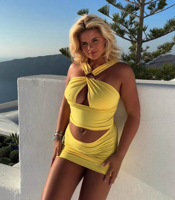 Apollonia Llewellyn wore a yellow dress for a trip to Greece