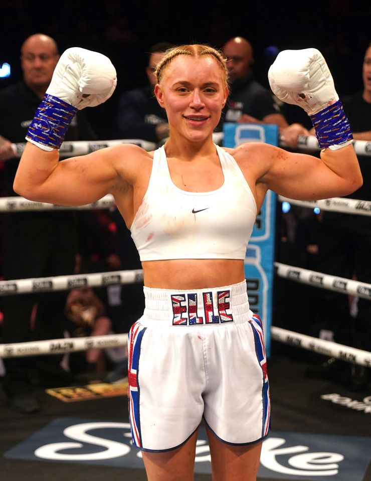 Elle Brooke traded in OnlyFans for boxing