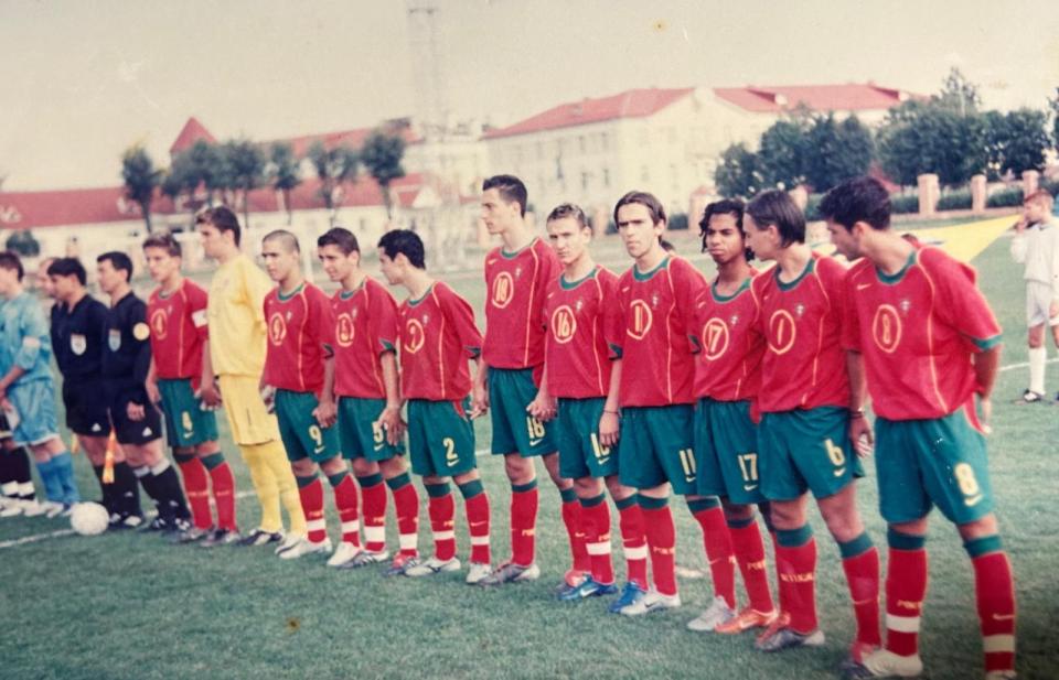 Paim played in the Portugal youth teams but never earned a senior cap