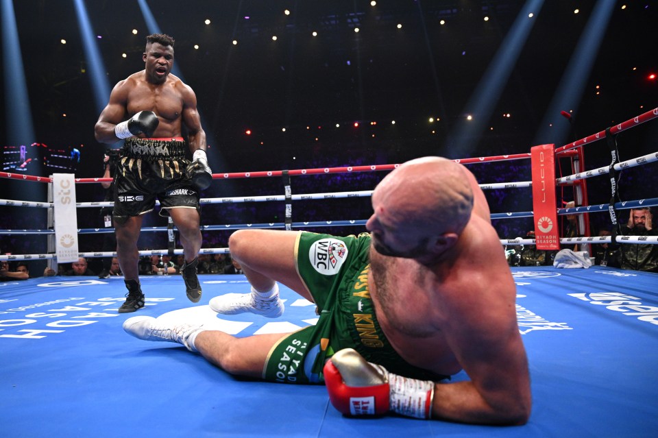 Francis Ngannou floored Tyson Fury in round three