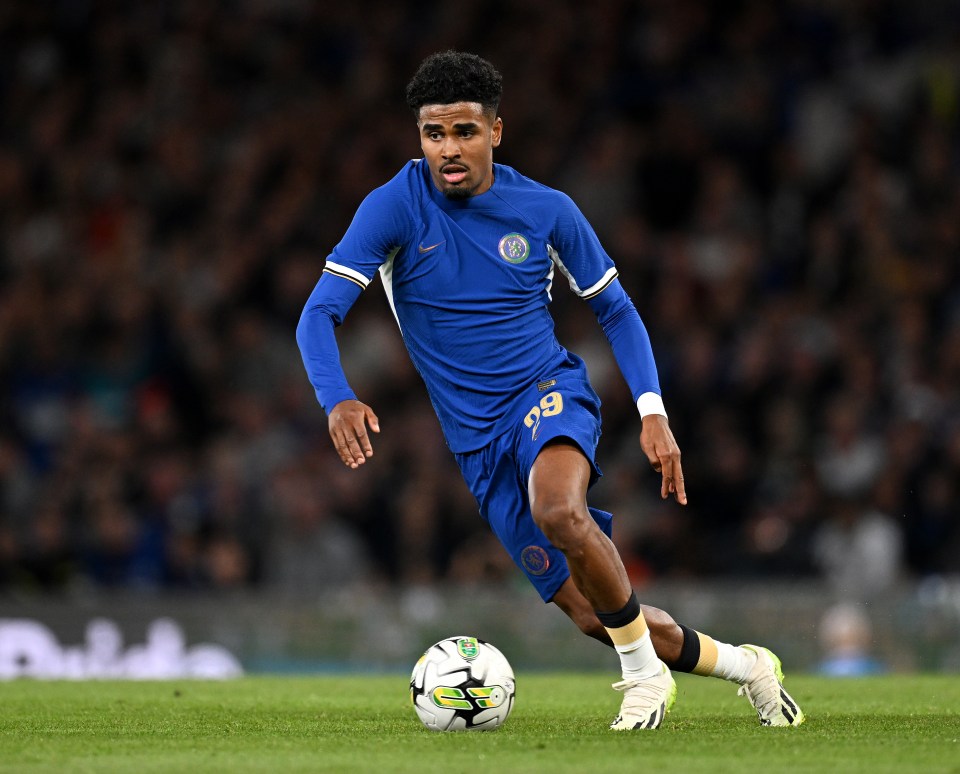 Ian Maatsen has extended his contract at Chelsea after the club triggered a secret clause