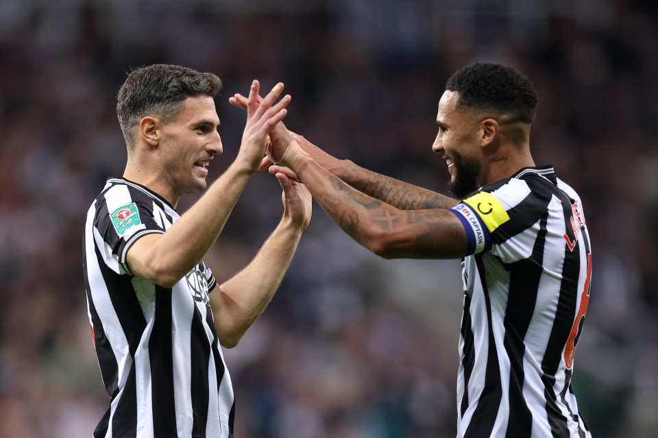 Jamaal Lascelles and Fabian Schar will be at the back for Newcastle