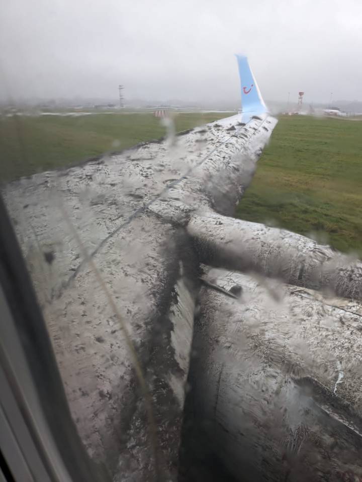 The Boeing 737-800 ploughed into the boggy verge and splattered the wings in mud