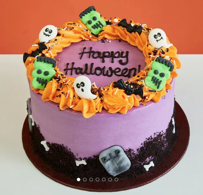 Lola’s Spooky Season Layer cake