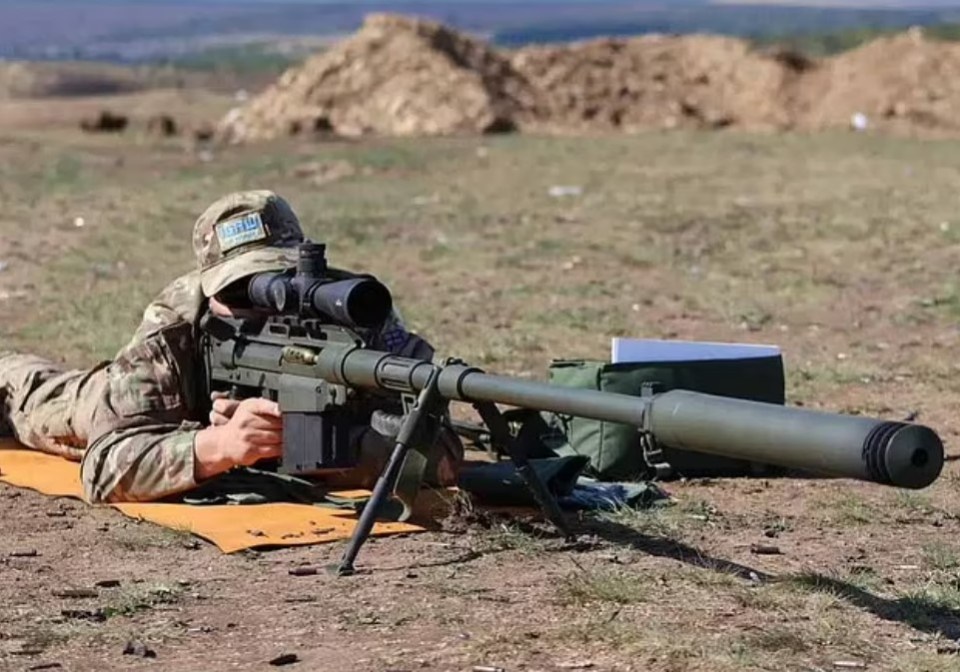 American Barrett M107A1, Barrett MRAD’s and some Ukrainian rifles, like the UAR-10 and the Snipex Alligator are all used by the deadly squad