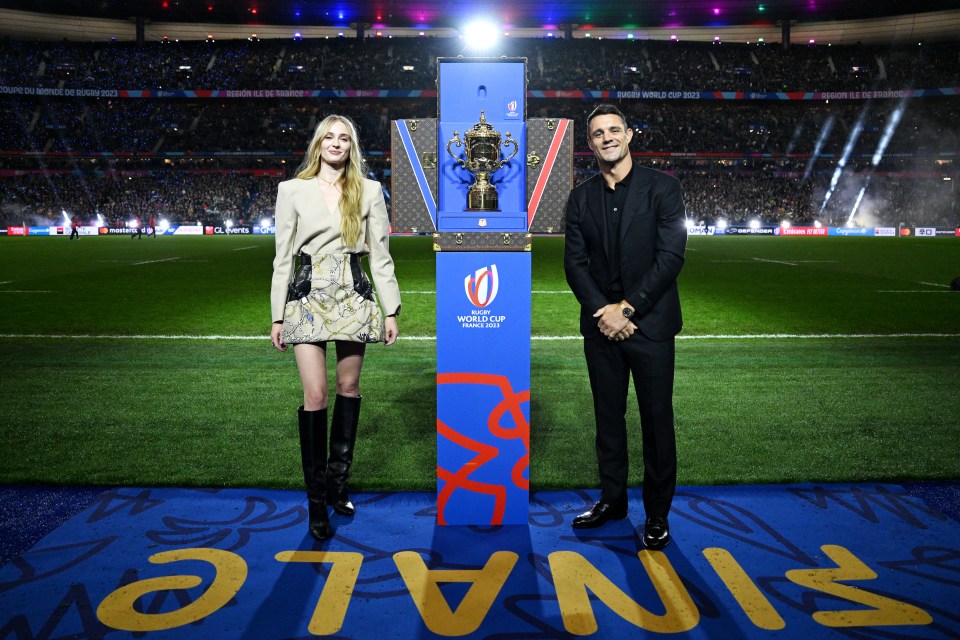 Sophie and Peregrine reunited later at Paris' Stade de France where the actress unveiled the Rugby World Cup trophy